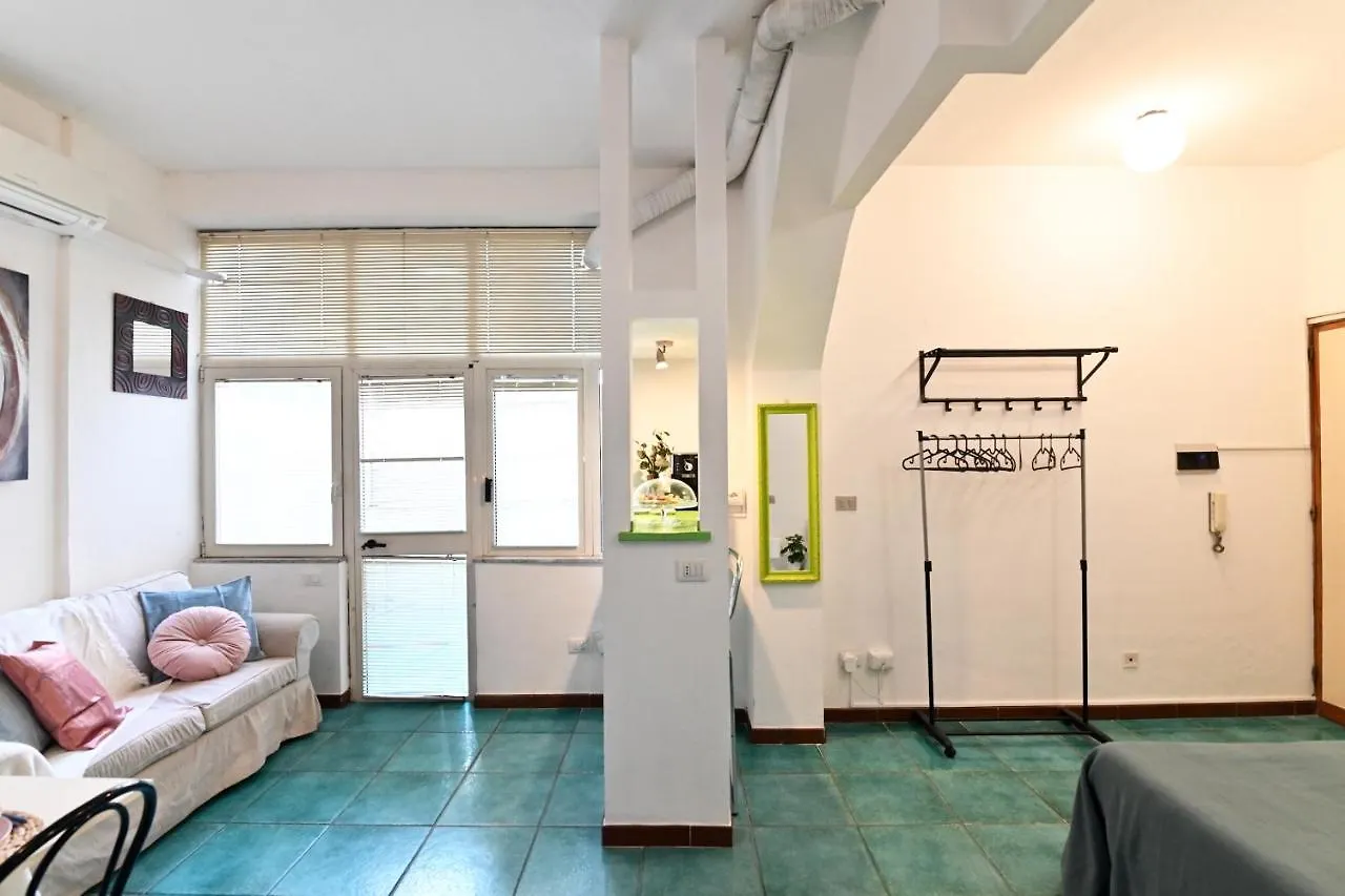 Apartment Izzhome City Love Cagliari Italy